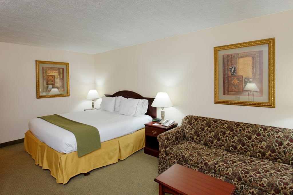 Holiday Inn Express Hotel & Suites Huntsville University Drive الغرفة الصورة