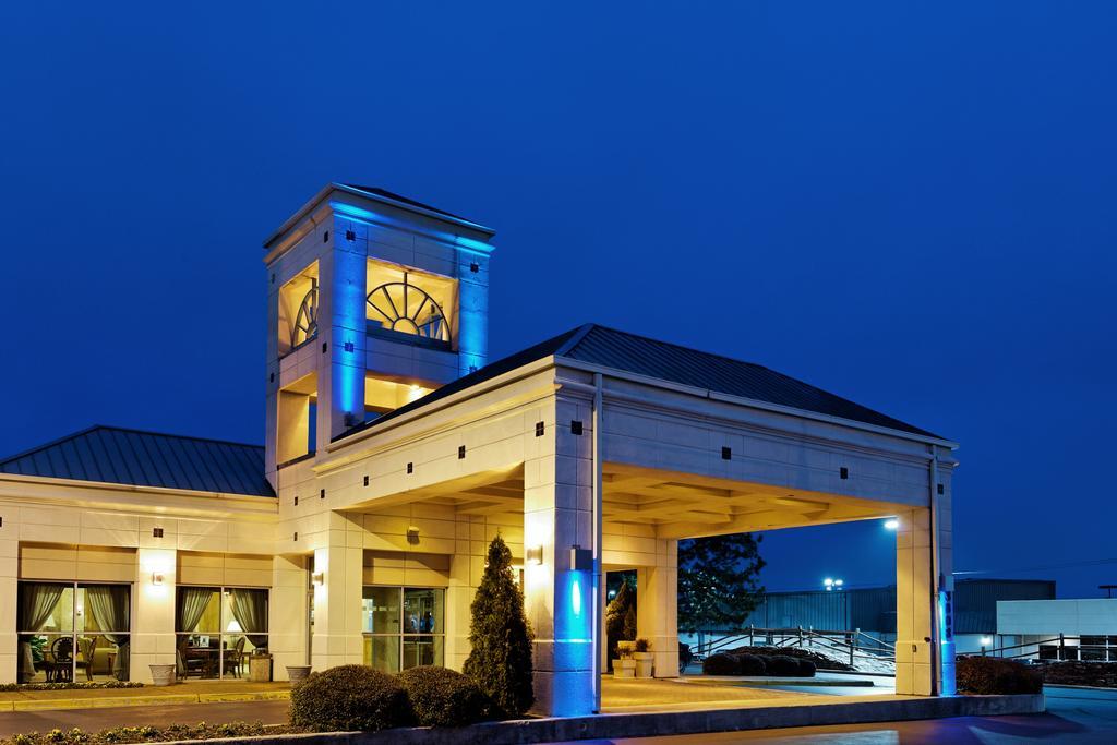 Holiday Inn Express Hotel & Suites Huntsville University Drive المظهر الخارجي الصورة